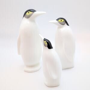 VTG Omnibus Bone China Ceramic Penguin Figurines 3 Piece Family Set Black White